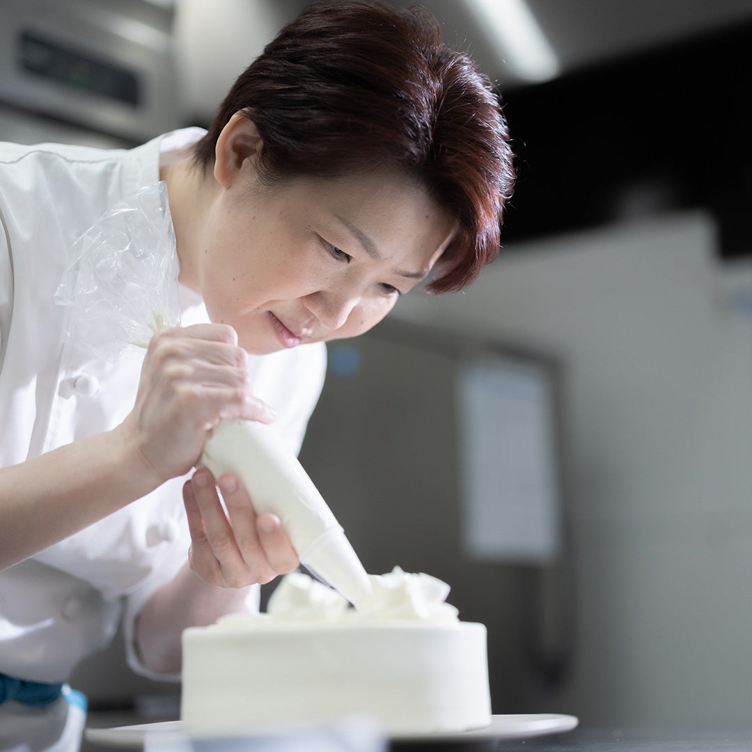 【クレーム・フレーズ・ジェノワーズ】関口倭代シェフのいちごショートケーキロール