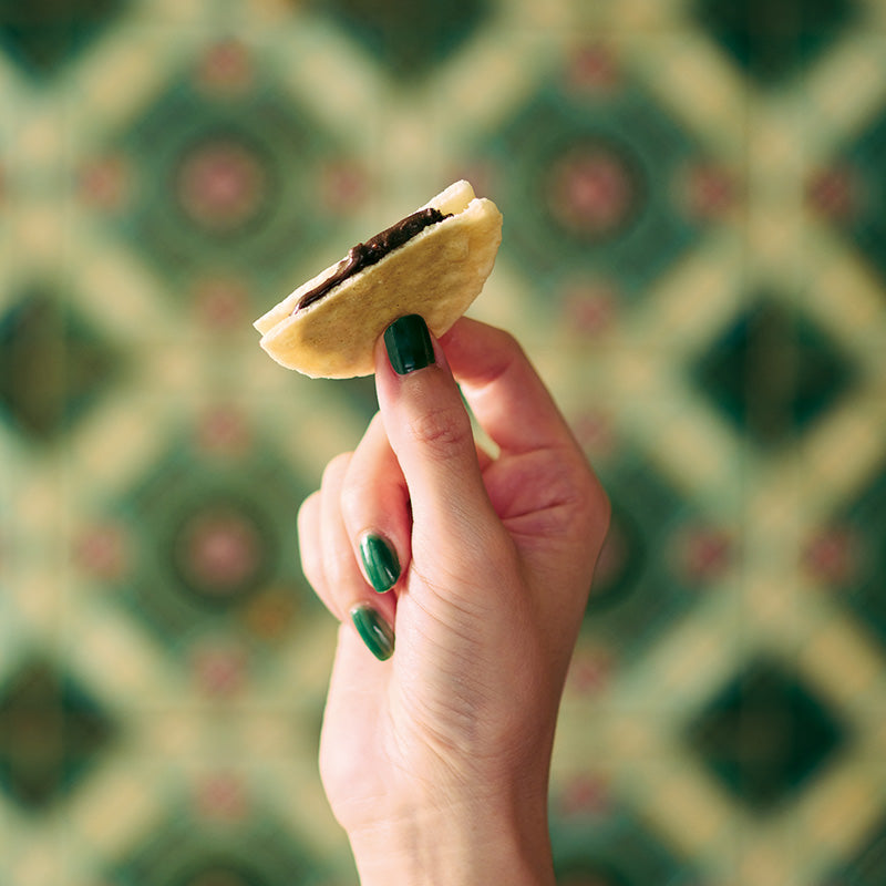 煎餅サンド〈プラリネチョコ〉5個入