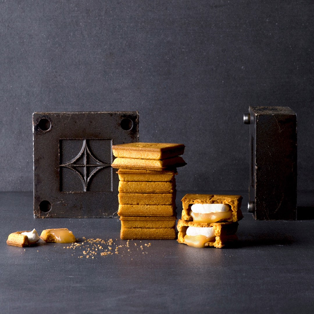 【季節限定デザイン】バターサンド3種セット贈り物〈チョコレート・ラズベリーホワイトショコラ〉15個入