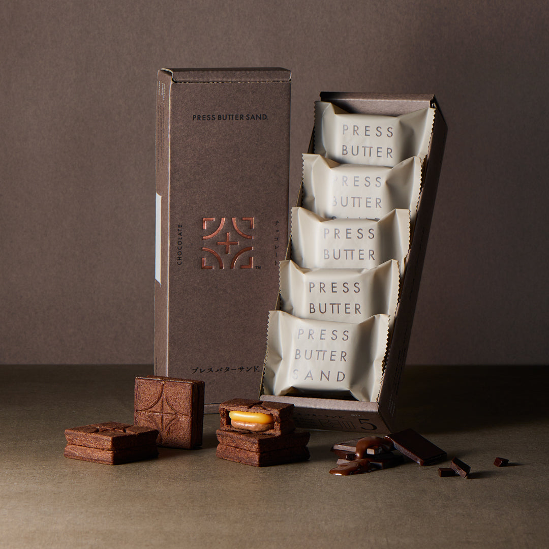 「PRESS BUTTER SAND」の新定番、誕生。 チョコレートとバターキャラメルの魅惑なハーモニー「バターサンド〈チョコレート〉」
