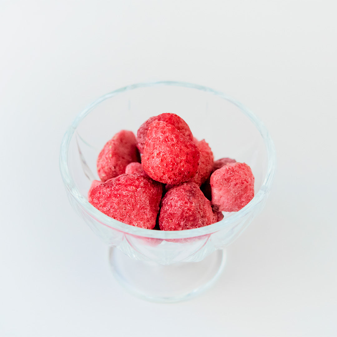 【ANAフーズ株式会社】フルーツを食べるチョコレート あまおう苺【缶】