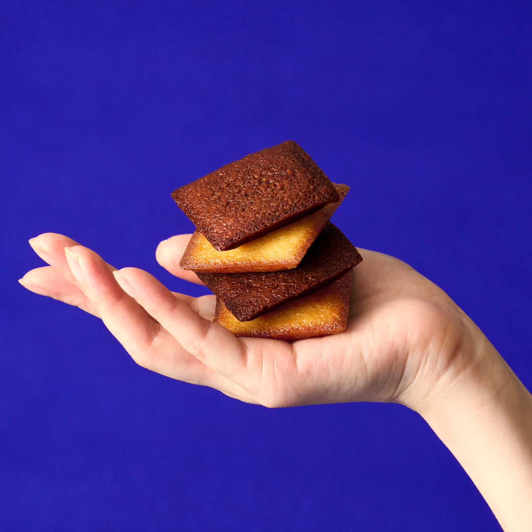 しろいし洋菓子店のミニケーキ〈ヘーゼルナッツ〉